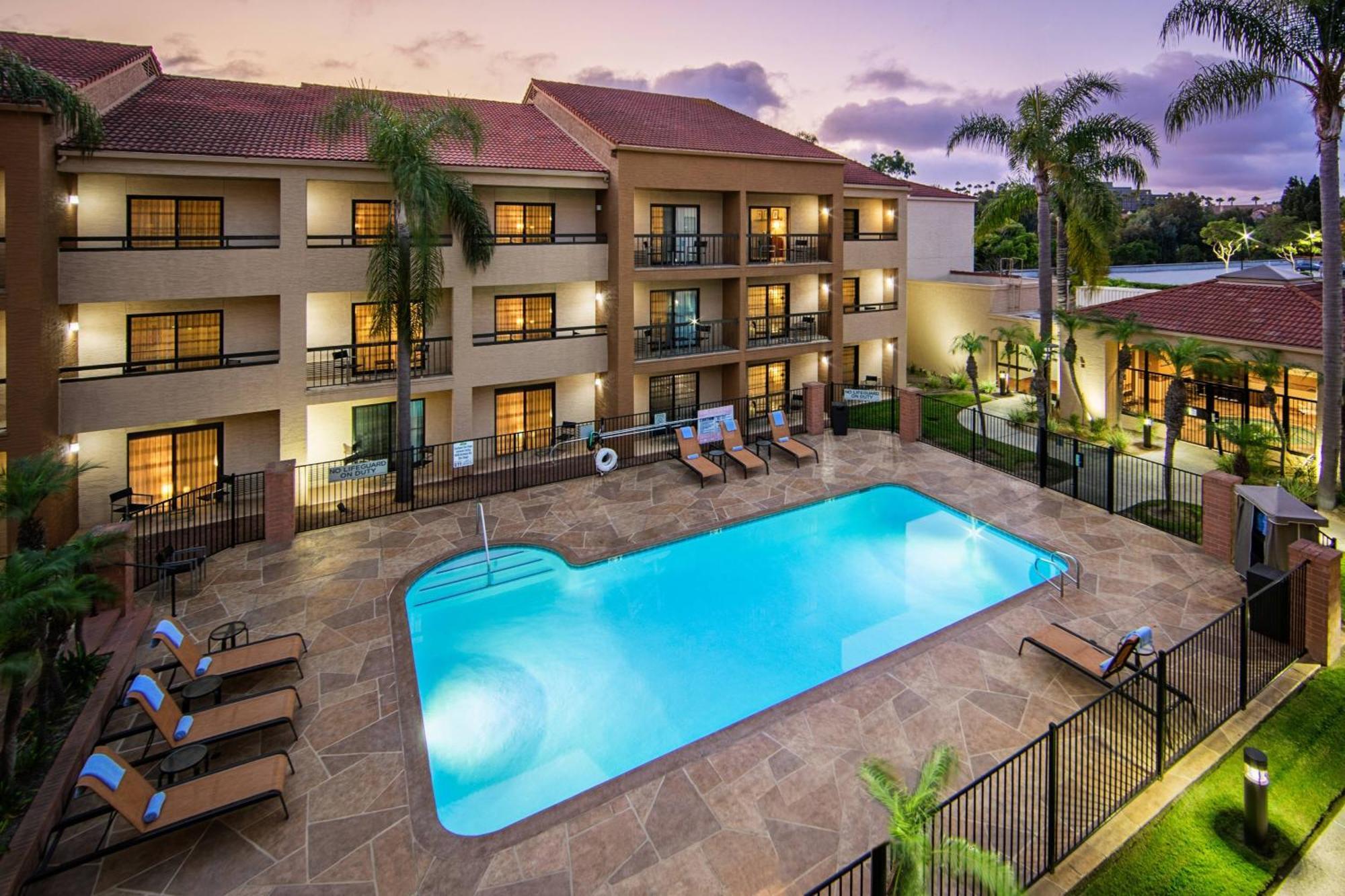 Courtyard By Marriott San Diego Sorrento Valley Ngoại thất bức ảnh