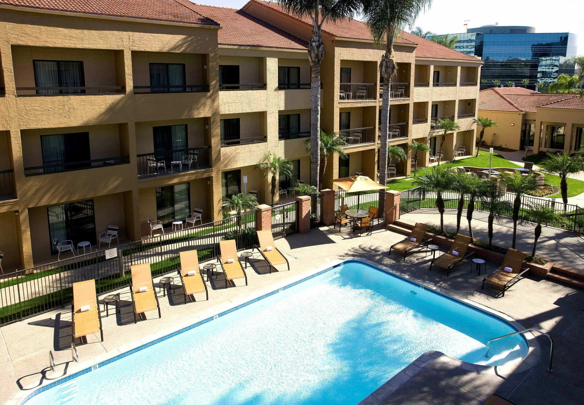 Courtyard By Marriott San Diego Sorrento Valley Ngoại thất bức ảnh